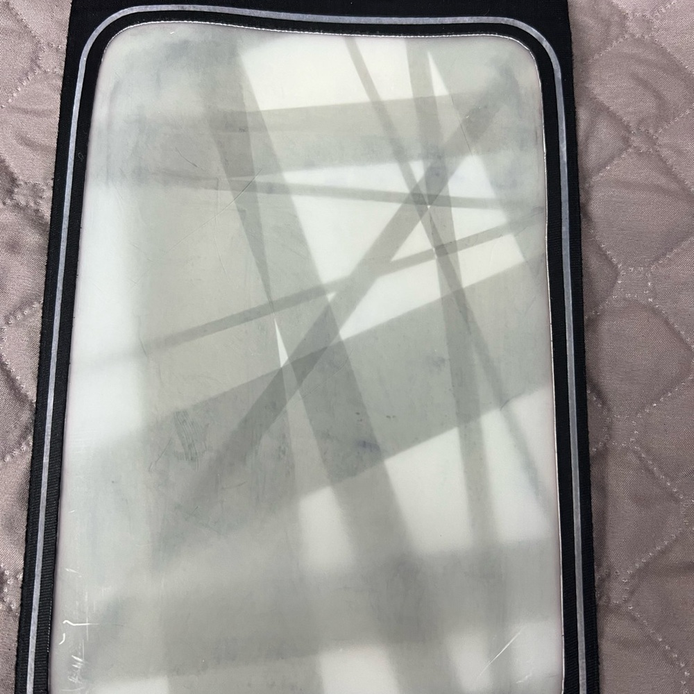 🥰 4/$25- Case Logic Black and Gray tablet case